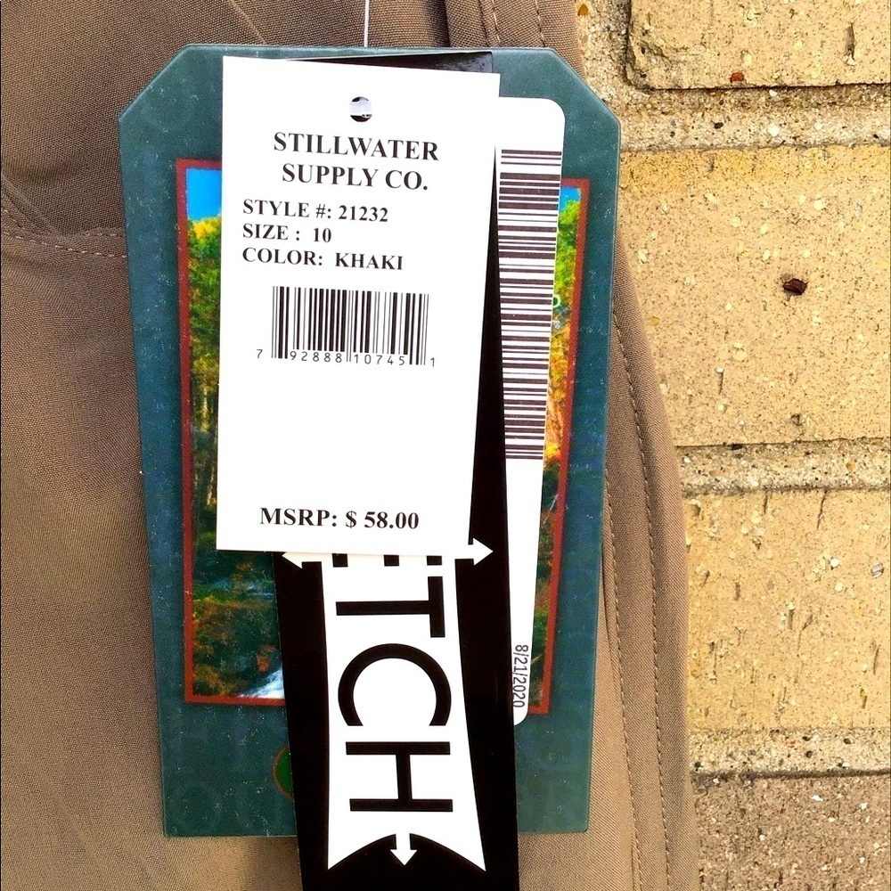Woman’s STILLWATER Supply Co Capris - Picture 7 of 7